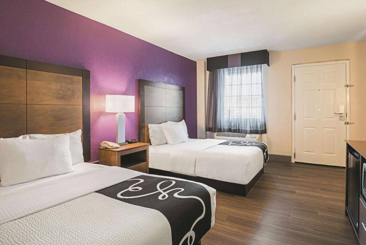 Room Two Double Beds Bath Tub Mobility or Hearing Access Non-Smoking